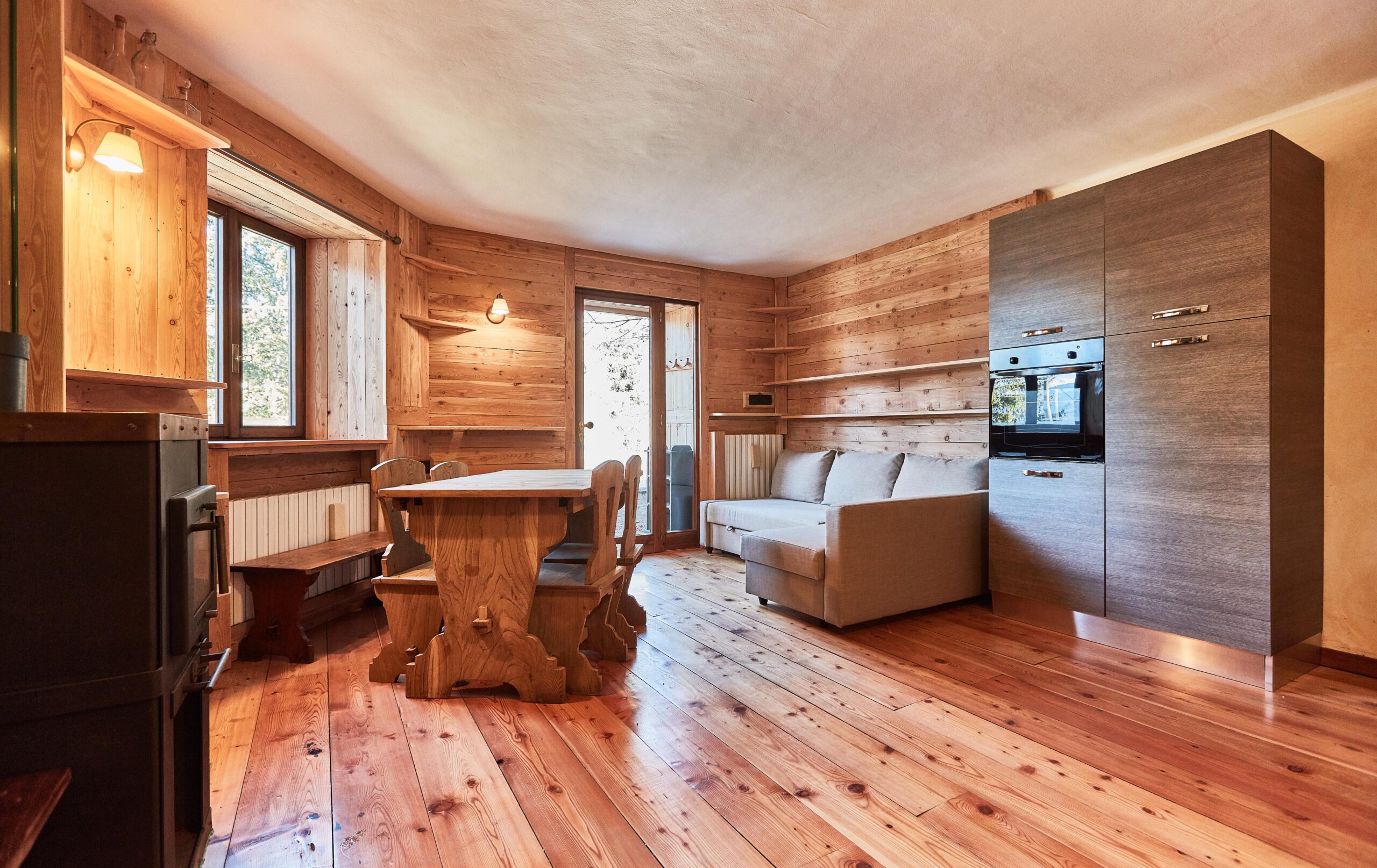 modern living, chalet style apartment accommodation, ski sauze d'oulx