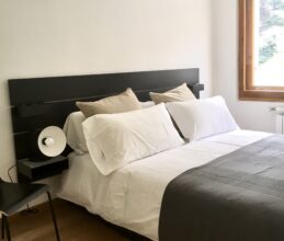Modern bedroom of ski holiday apartment Belvedere in Sauze d'Oulx