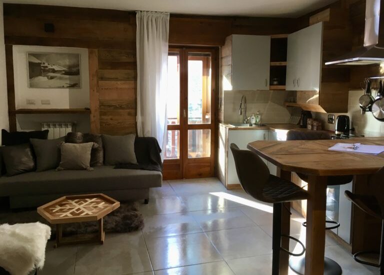 Apartment Casa della Mamma, modern, chalet - style central ski holiday apartment in Sauze d'Oulx