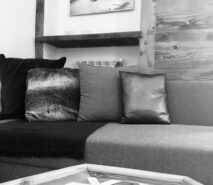 Mamma's Sofa modern luxury, chalet style cosy area apartment Casa della Mamma, Sauze d'Oulx ski holidays