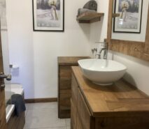 modern luxury, chalet style bathroom, apartment Casa della Mamma, Sauze d'Oulx ski holidays